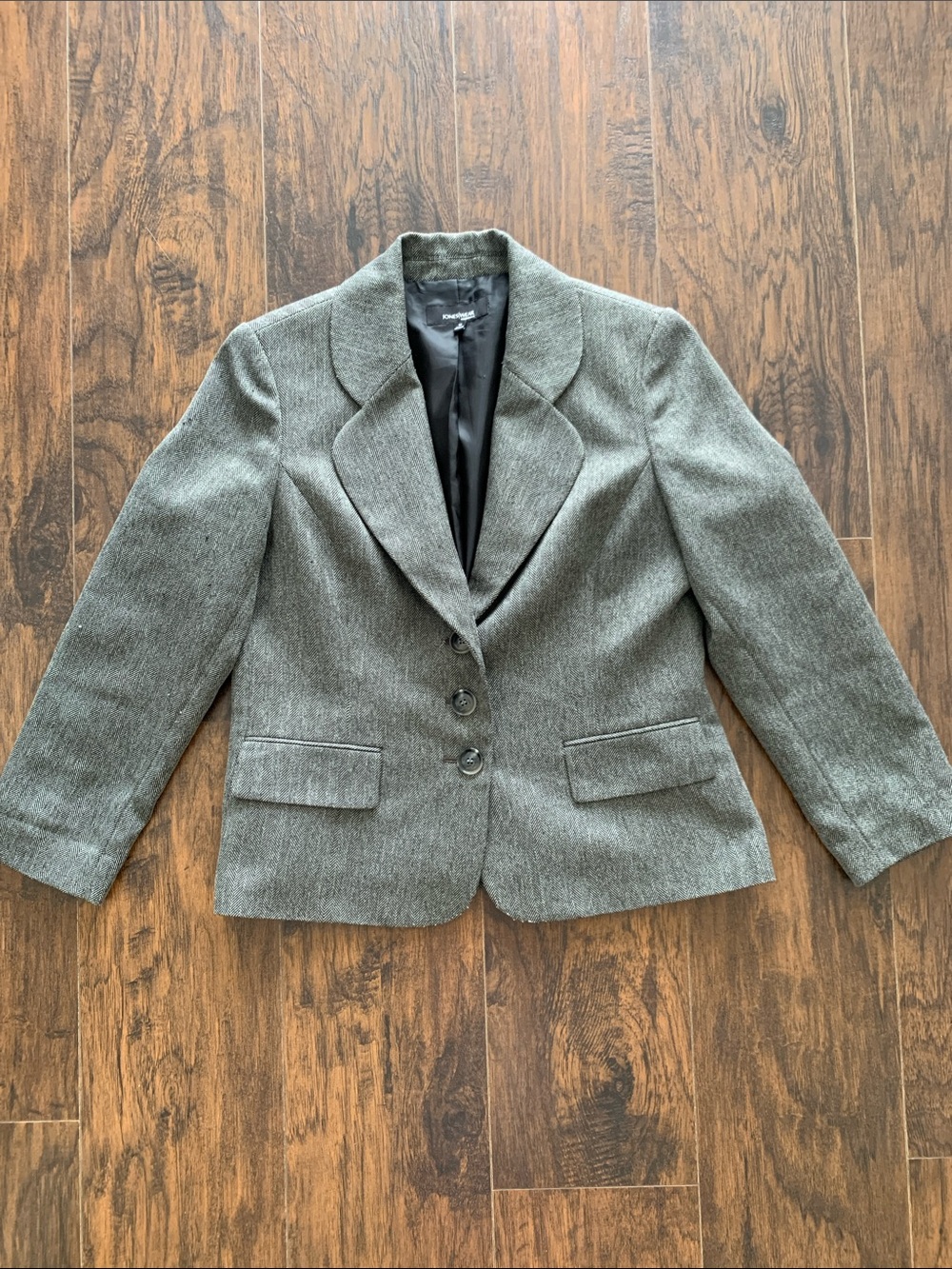 Jones Wear Black/White Herringbone Three-Button Tailored Blazer